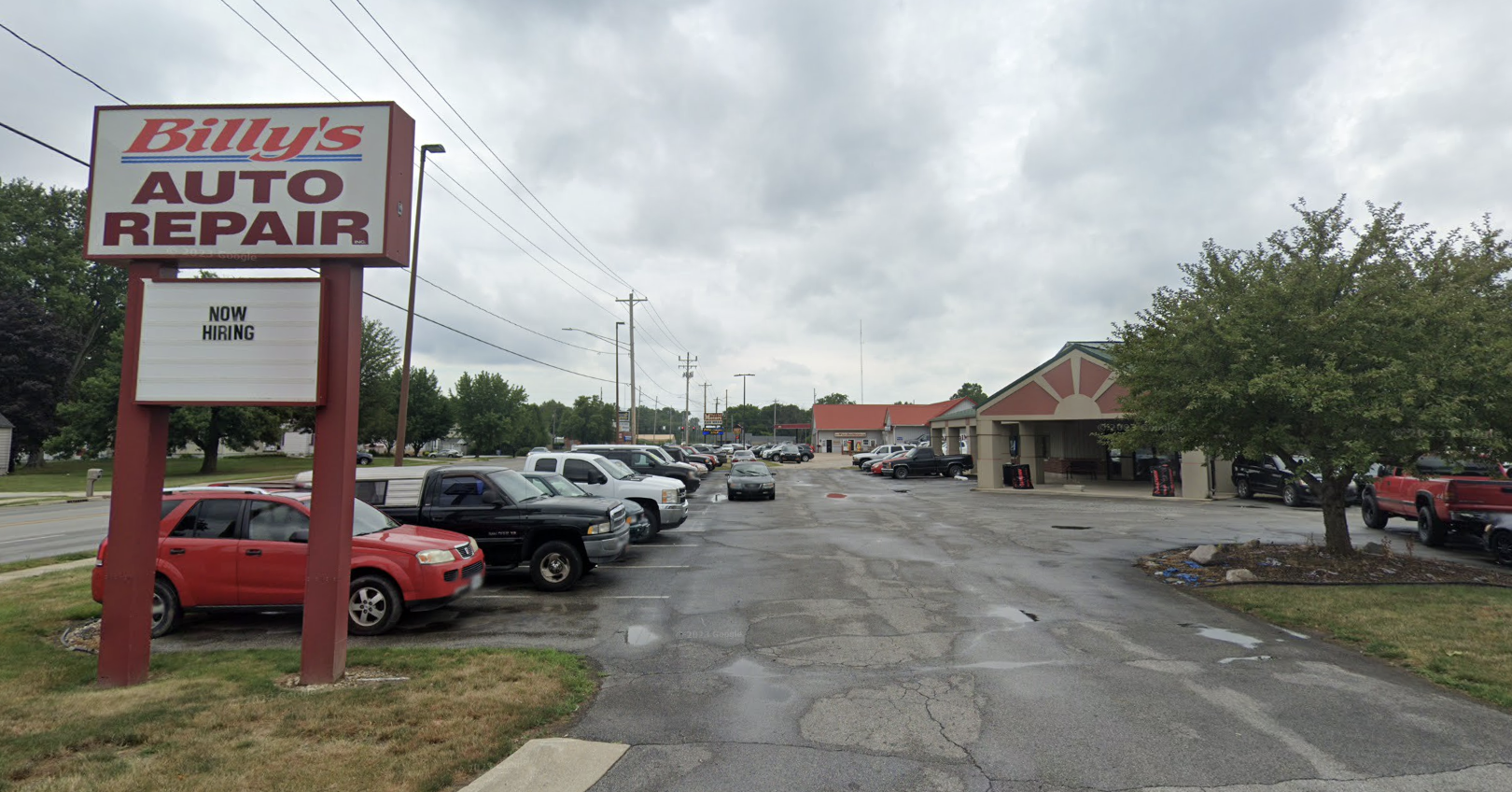 Billy's Auto Repair storefront and parking lot in Kokomo, Indiana